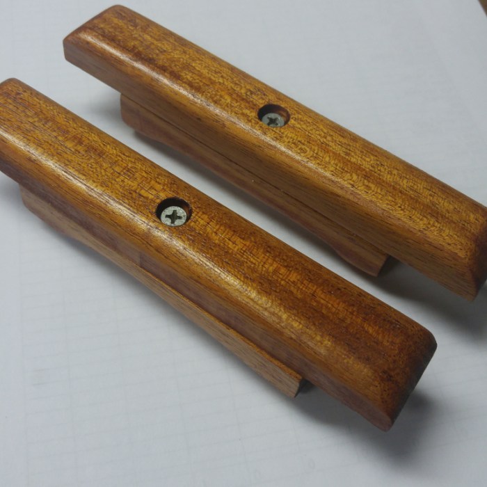 WoodHandlessecondCoatTungOil